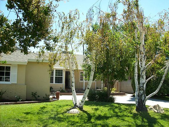 automatic sprinklers required in lease min. 2x per week to m