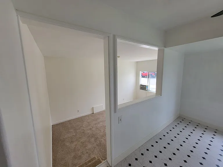 555 W Whittier Ave — Photo 10