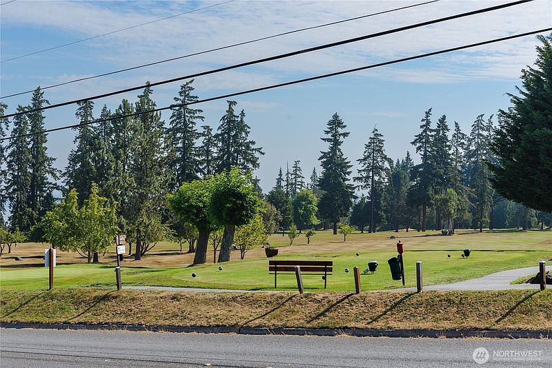 4th image of 714 S Golf Course Road