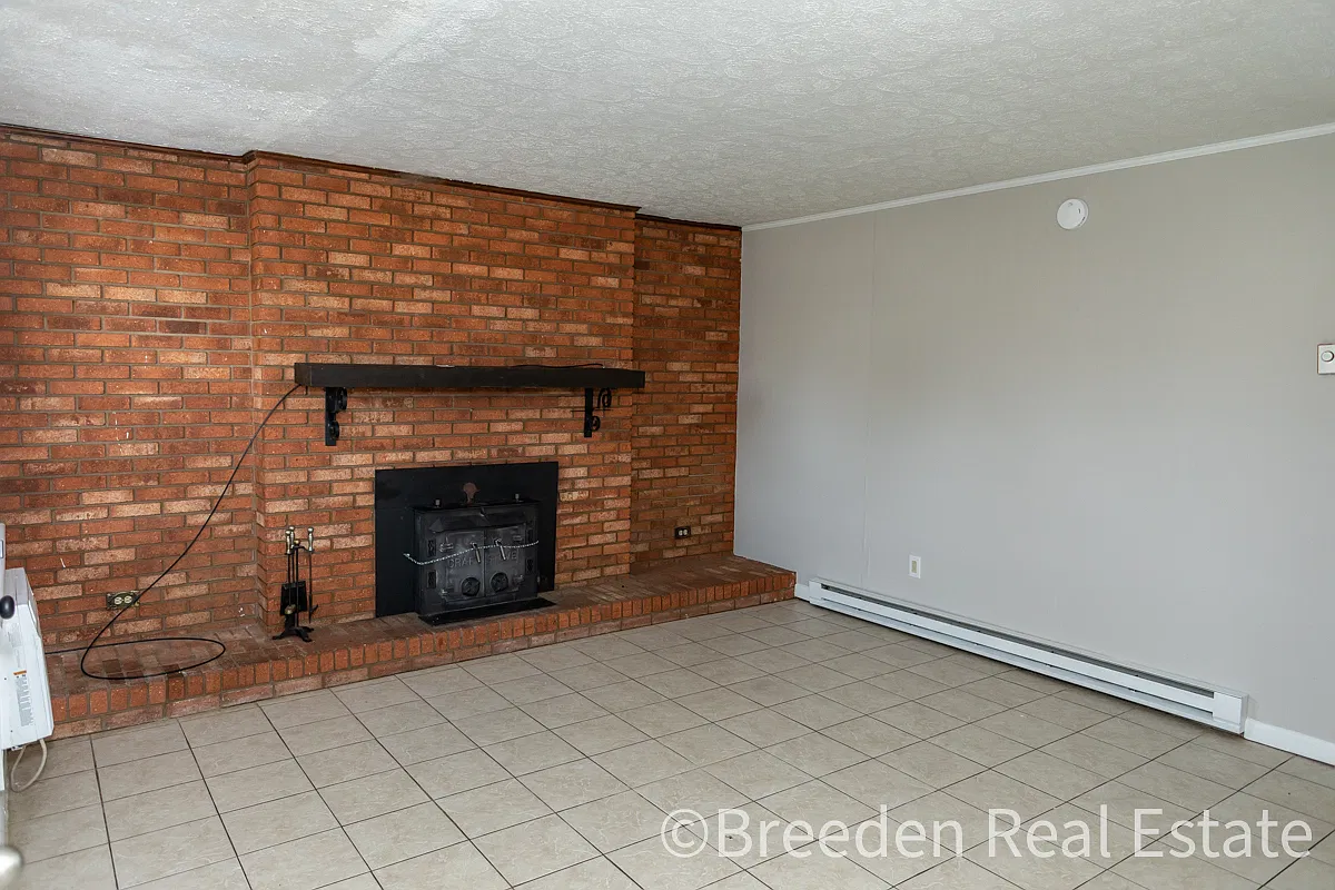 305 Park Ave — Photo 3