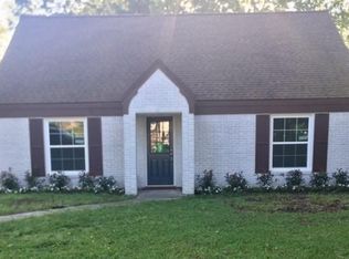 708 McBride Pkwy, Angleton, TX 77515