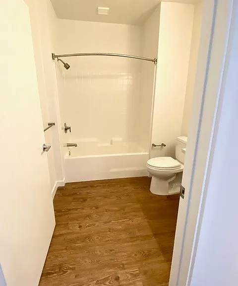 1836 Columbia Street — Photo 12