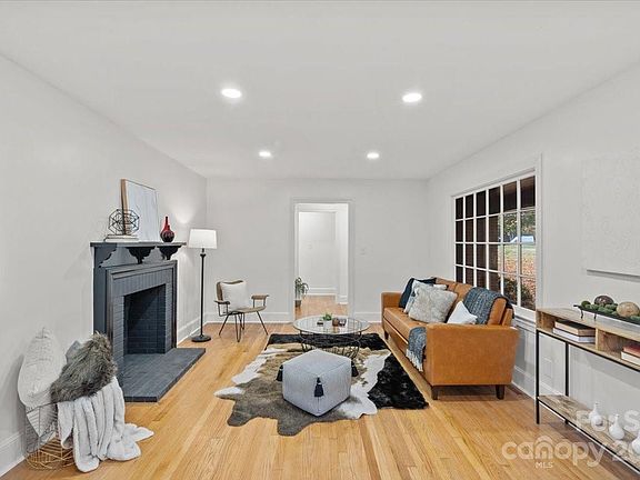 5th image of 1012 Wood St
