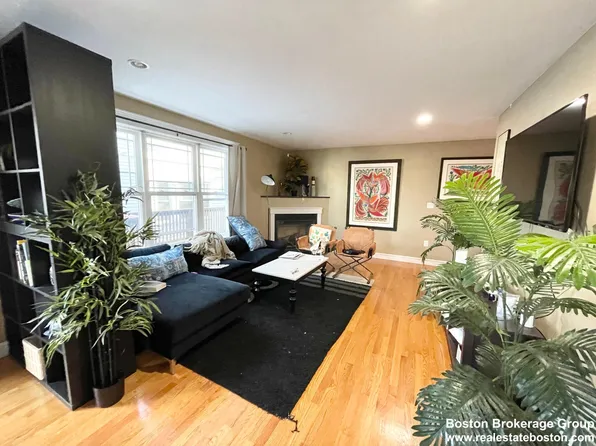 25 Iroquois St, Boston, MA 02120