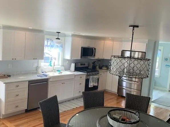 683 Ocean St, Marshfield, MA 02050