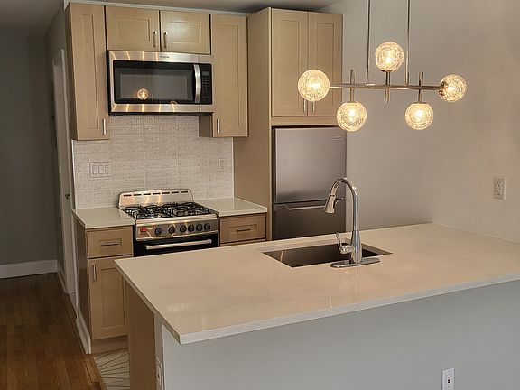 2nd image of 113 W 75th St #4A