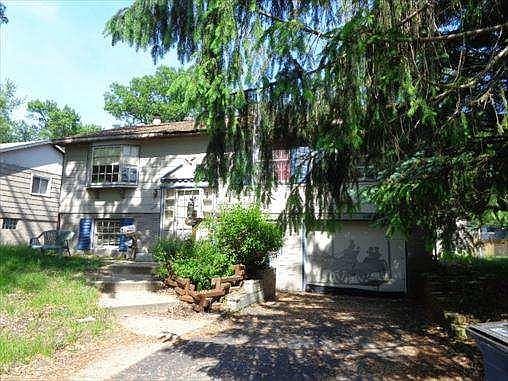 1st image of 2057 Vigo St