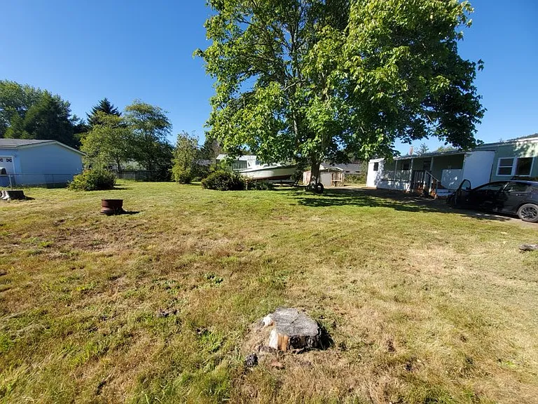 2440 Dodane Ave — Photo 2