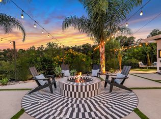 21520 Arcos Dr, Woodland Hills, CA 91364