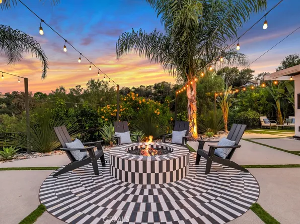 21520 Arcos Dr, Woodland Hills, CA 91364