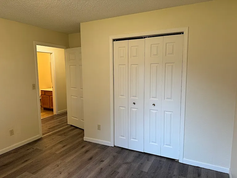 448 Frederick St N — Photo 20