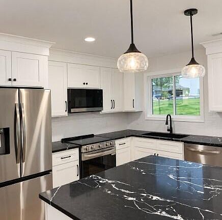 4th image of 111 Sheppard Ct