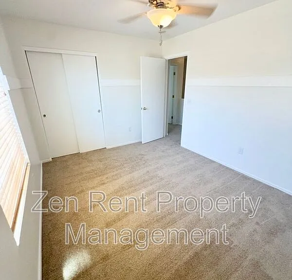 4237 E Windsor Dr — Photo 12