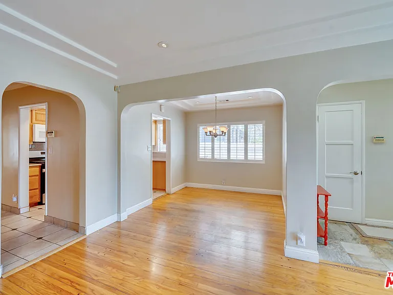 6335 W 85th Pl — Photo 5