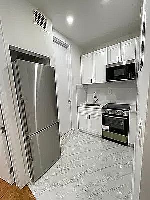1st image of 568 9th Ave #3E