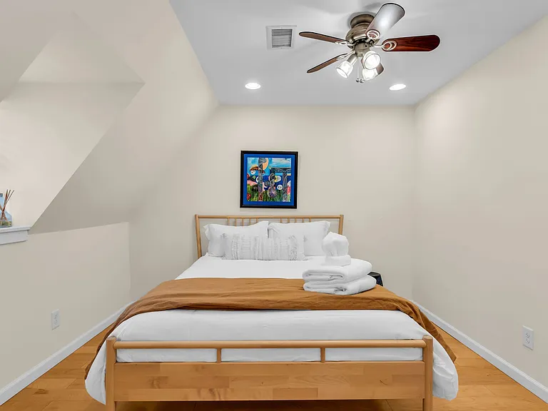 929 Fatherland St #B — Photo 6