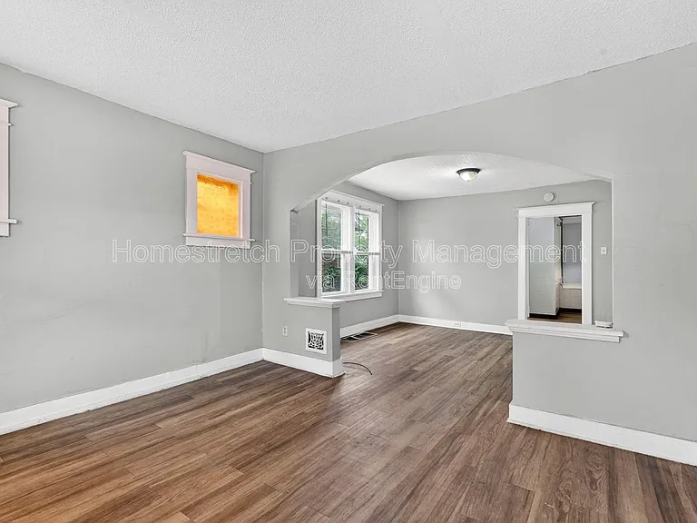 6705 Saint Louis Ave — Photo 18