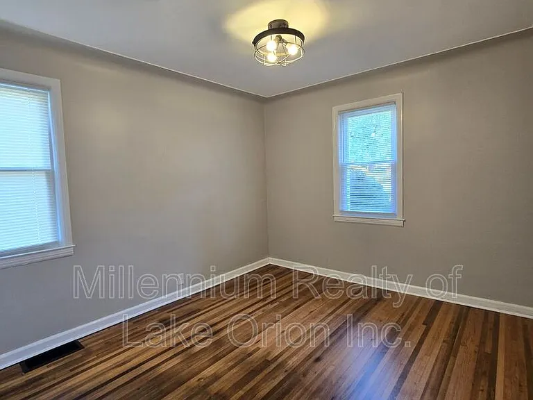 614 E Tennyson Ave — Photo 10