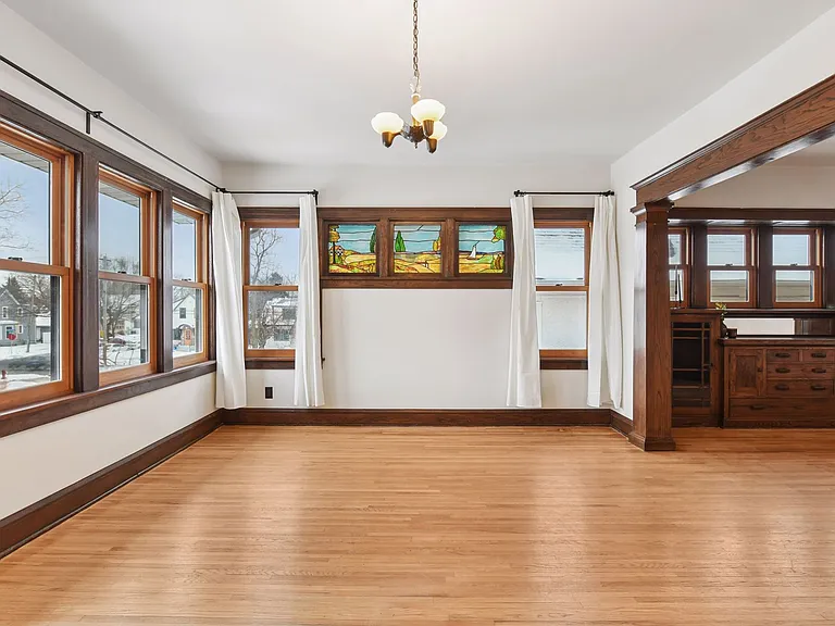 1808 Taylor St NE — Photo 2