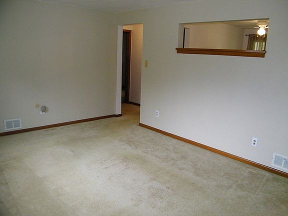 4th image of 3769 Grant St