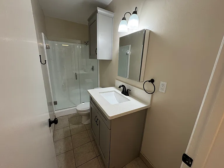 Large and Refurbished and Comfortable Units — Photo 10