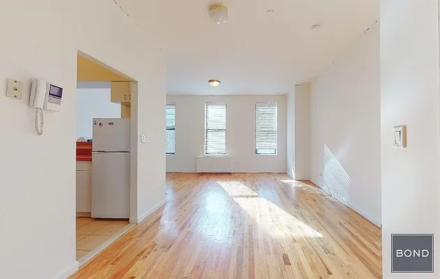 Rented by Bond New York | media 2