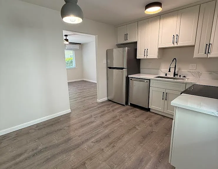 2715 U St #5 — Photo 4