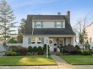 3874 Maple St, Seaford, NY 11783