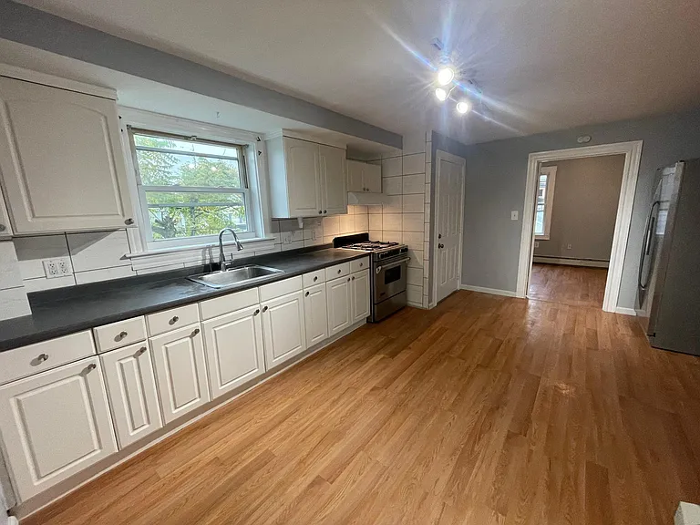16 Northend St #2 — Photo 2