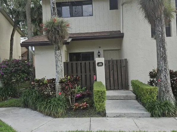7620 NW 79th Avenue #J8, Tamarac, FL 33321