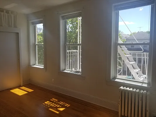 Rented by Frank Valvo Real Estate | media 1