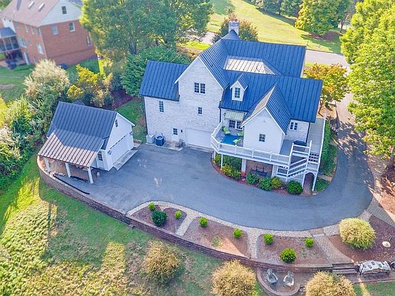 2nd image of 1807 Royal Oak Dr