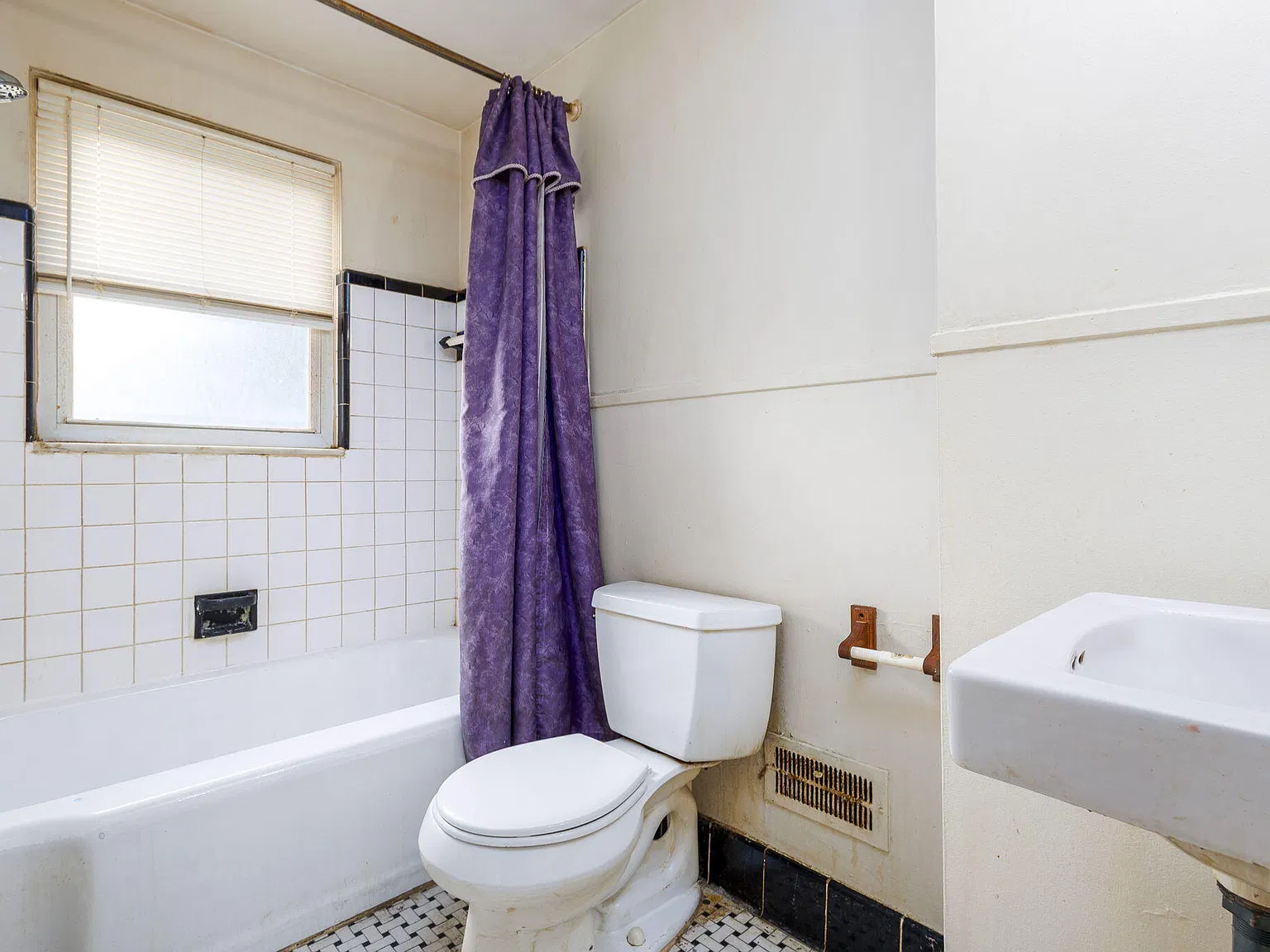 2 bed, 1.0 bath, 420 sqft, $950 — Photo 3