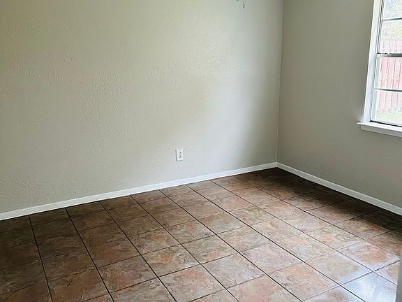 4th image of 5107 Trailwood Dr