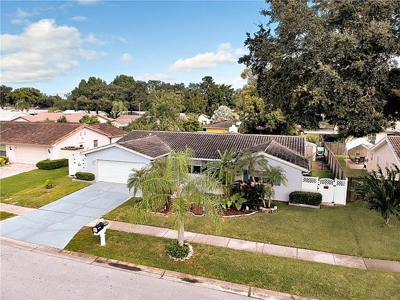 3rd image of 2059 Kingfisher Dr