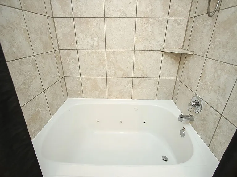 8517 Sunset Loch Dr — Photo 17