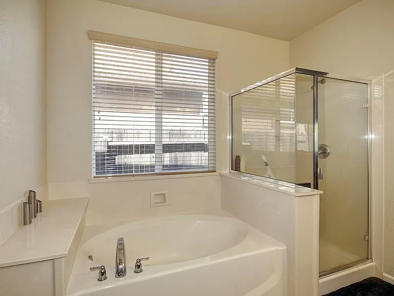 5504 Hirsch Cir — Photo 12