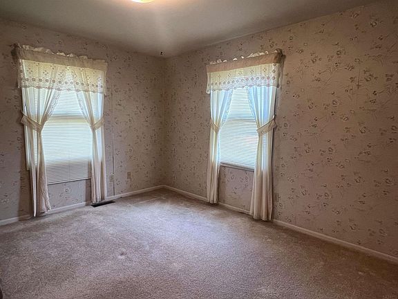5th image of 130 Highland Park Dr