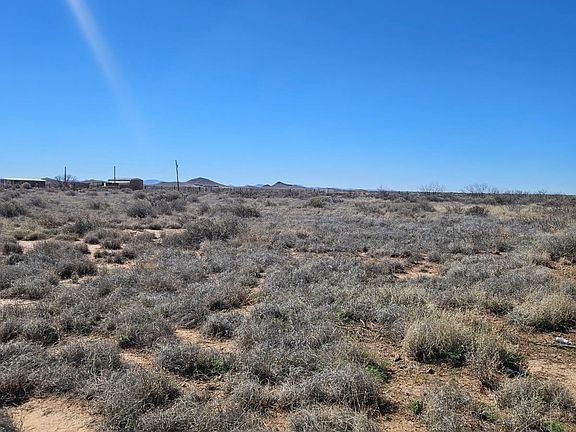 2nd image of El Ensueno Rd SW