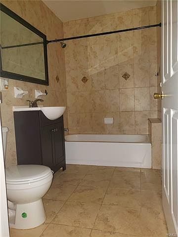 2nd image of 2946 Milton Pl