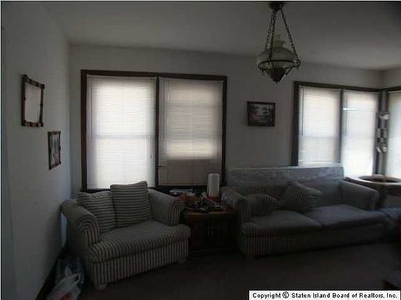 3rd image of 127 Jefferson St