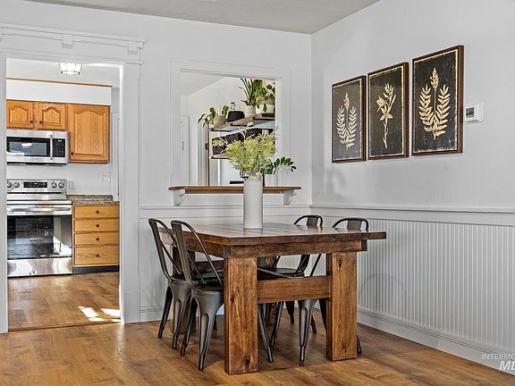 4th image of 921 NW 3rd St