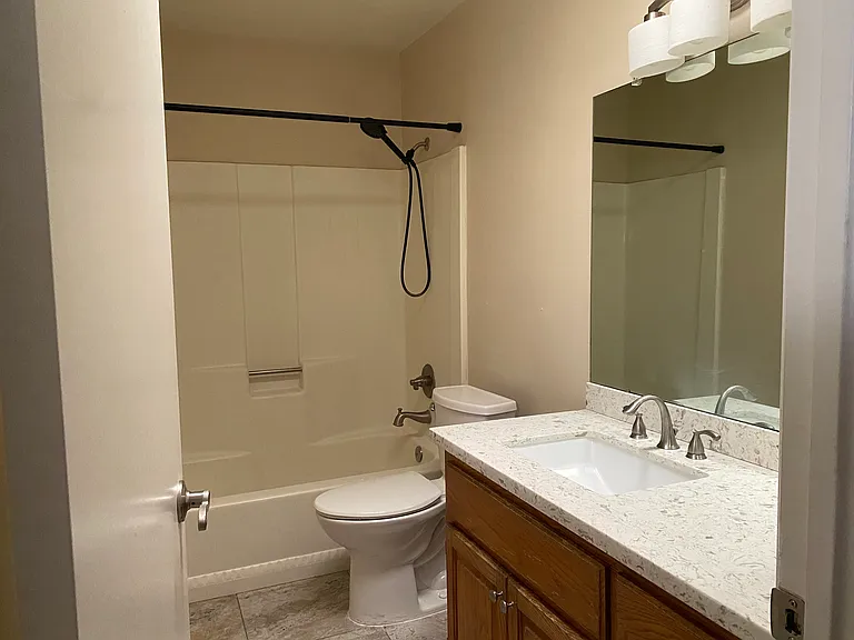 2909 W Sierra St — Photo 19
