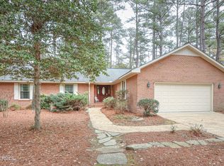320 Lake Forest Dr, Pinehurst, NC 28374