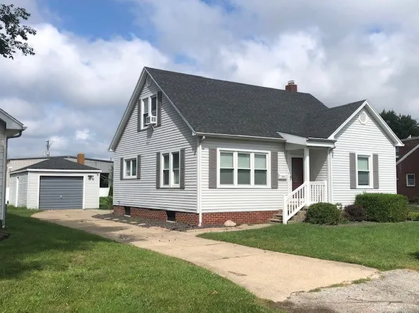 813 N 2nd St, Effingham, IL 62401