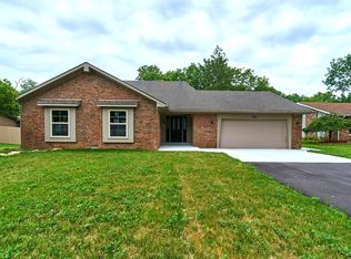 897 Briarwood Dr, Greenwood, IN 46142