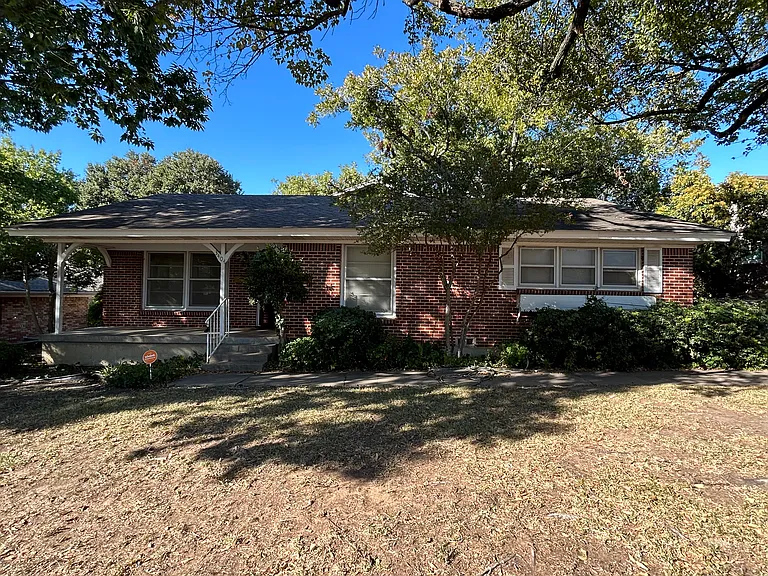 3404 Martin Lydon Ave — Photo 1