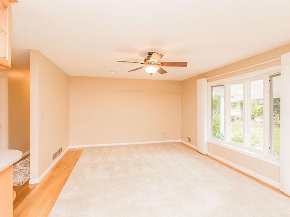 5th image of 2032 Edgerton St N
