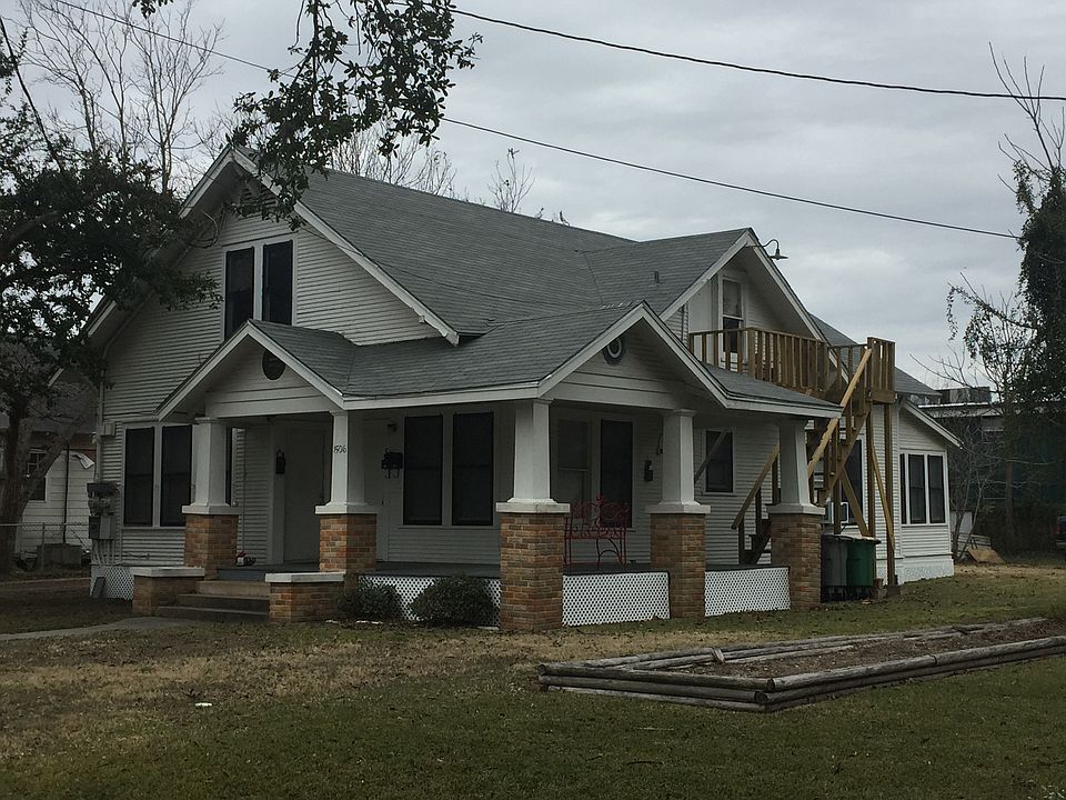 1st image of 1506 N De Leon St