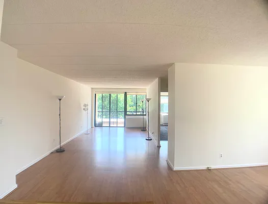 Rented by Triplemint | media 17